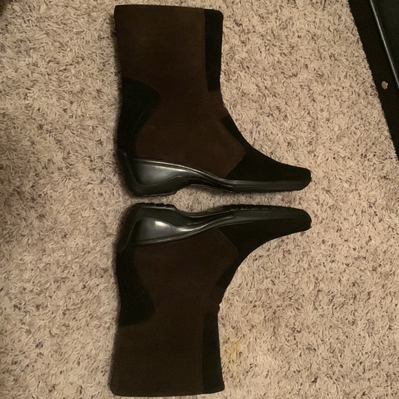 Aquatalia Brand new , never worn lined suede boots . Warm and super stylish - Picture 8 of 10